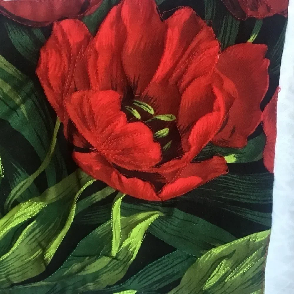 NWT Hand Crafted Tulip Time Quilt